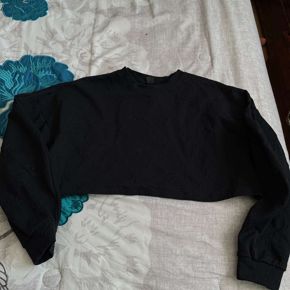 Black Cropped Sweatshirt